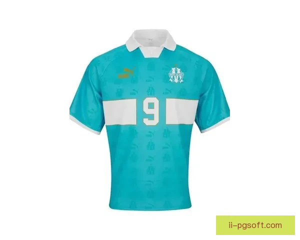 皇马官方发布2026年复刻版训练服 致敬经典设计展现球迷热情